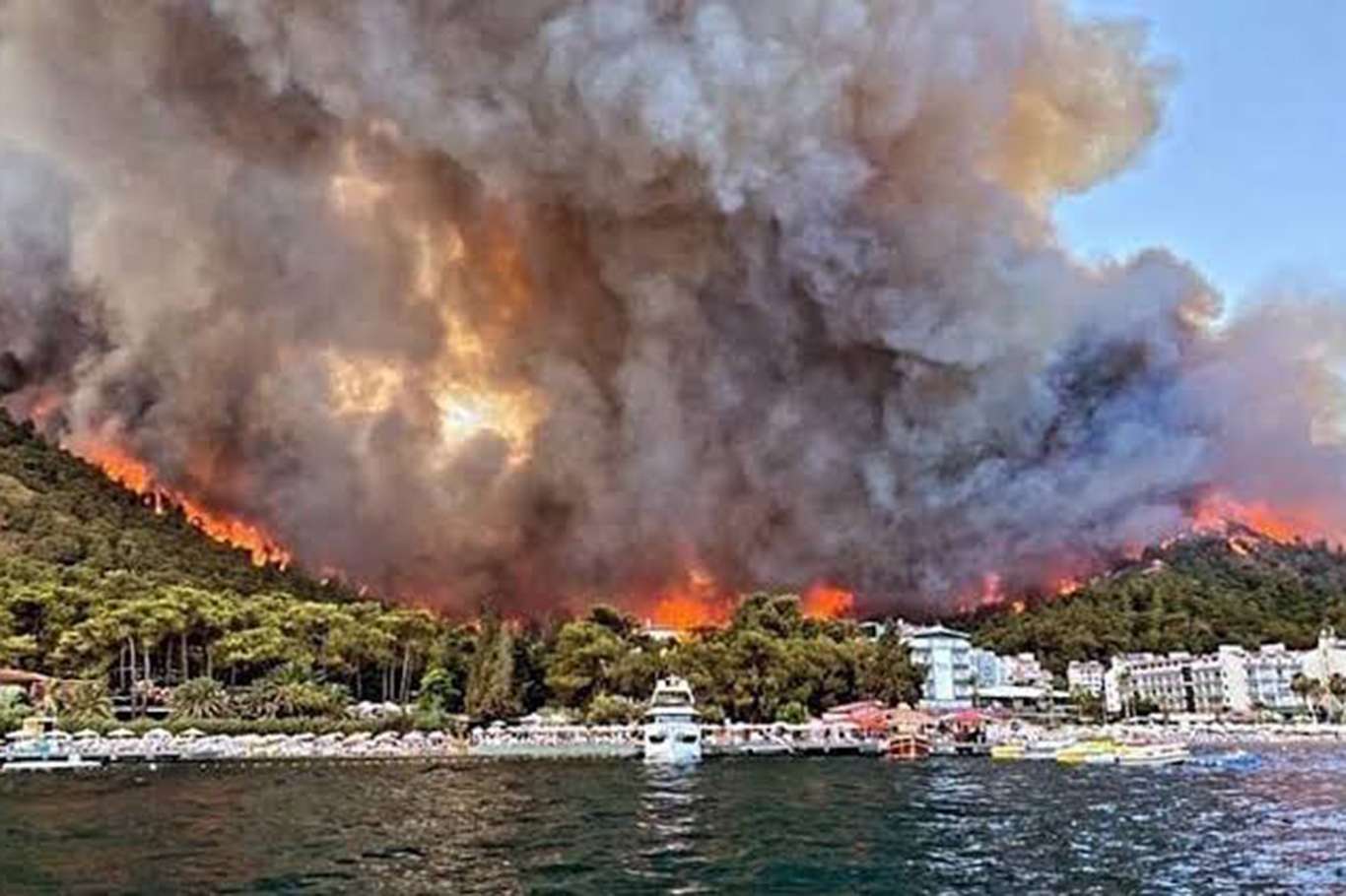 Marmaris'in Turunç beldesi için tahliye kararı Marmaris'in Turunç beldesi için tahliye kararı